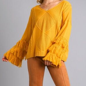 NWT Umgee Flare Sleeve Sweater with Fringe